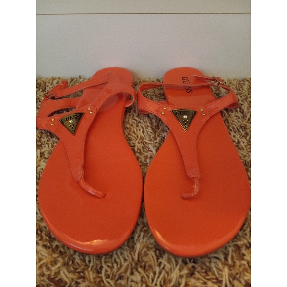 Guess Factory Carmela Salmon Pink T-Strap Sandals - Picture 1 of 3